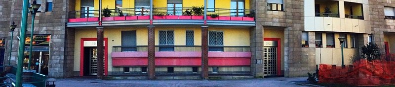 I portici del quartiere Torri Lombarde a San Donato Milanese